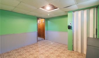 2540 W Shore Rd, Warwick, RI 02889