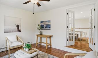 49 Roosevelt Dr, Bristol, RI 02809