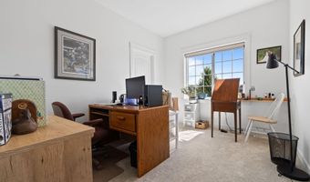 1827 Ledges Dr, Ames, IA 50010