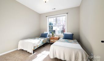 207 Farm Creek Dr E, Asheville, NC 28806