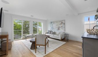 104 Second St, Newport, RI 02840