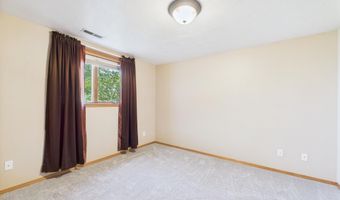 513 N Crestview Cir, Brandon, SD 57005