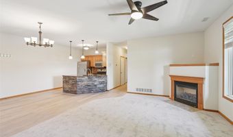 503 Maggie Ln, Altoona, IA 50009