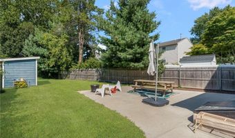 163 Bluff Ave, Cranston, RI 02905