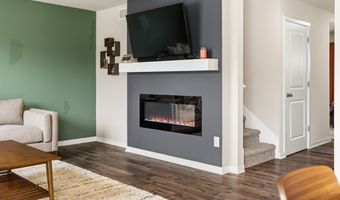605 Ellis Cir, Adel, IA 50003