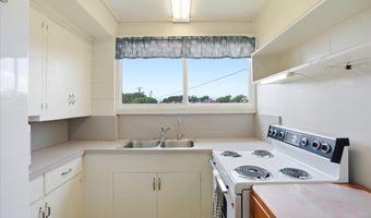 320 W Lanai St, Kahului, HI 96732