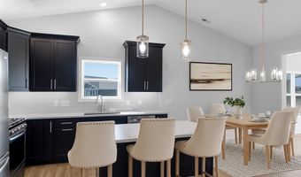 2001 Bogey Ct, Auburn, IN 46706