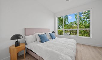 17 AVENUE E 301, Bayonne, NJ 07002