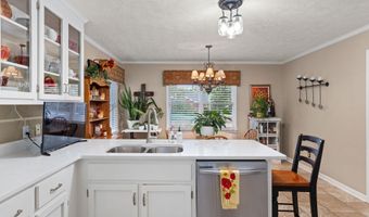 521 East St, Athens, AL 35611