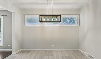 1334 S Dunton Ave, Arlington Heights, IL 60005