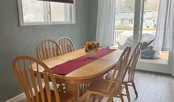 231 Smith St, Warwick, RI 02886