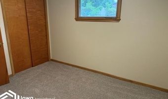 312 E Overmeyer Dr, Algona, IA 50511