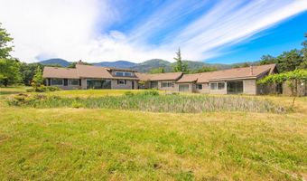 765 Reiten Dr, Ashland, OR 97520