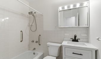 6 Whittier Place 17D, Boston, MA 02114