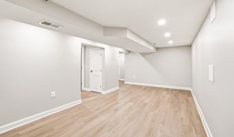 2123 N EARLEY St, Alexandria, VA 22302
