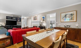 2202 Pine Grove Ct, Ann Arbor, MI 48103