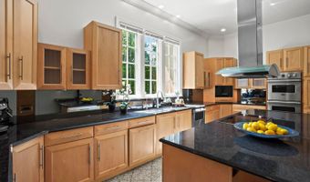 9335 Colonnade Trl, Alpharetta, GA 30022