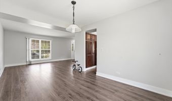 1 Regal Ct, Algonquin, IL 60102