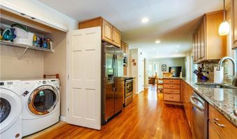 65 Walnut Dr, East Greenwich, RI 02818
