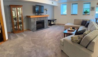 251 Vine St 102, Riverside, IA 52327