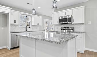 2300 Pine Ln, Barling, AR 72923
