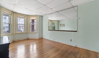20 E 31st St, Bayonne, NJ 07002