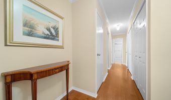 501 SLATERS Ln 402, Alexandria, VA 22314
