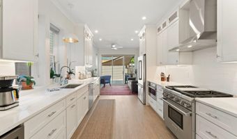 922 8TH St NE, Washington, DC 20002