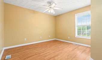 1477 N DONAHUE Dr 504, Auburn, AL 36830