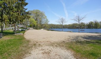 28 Alan Rd, Danbury, CT 06810