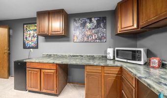 2908 N Oak Rd, Brandon, SD 57005