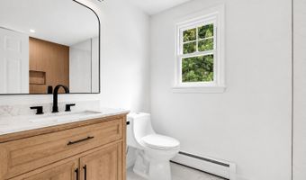 5 Butternut Dr, Bloomfield, CT 06002