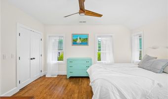 24 Huntington Dr, East Providence, RI 02916