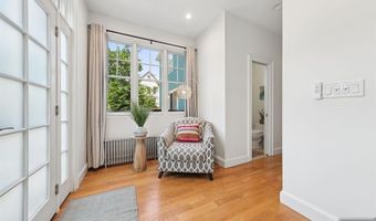 617 Avenue E, Bayonne, NJ 07002