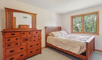 32335 Wildwood Dr, Adel, IA 50003