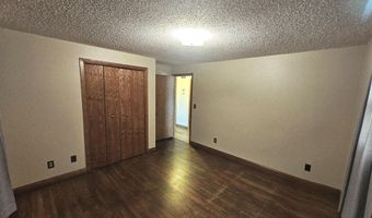 1403 S Lloyd St, Aberdeen, SD 57401