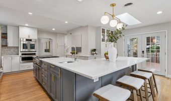 1109 N ILLINOIS St, Arlington, VA 22205