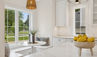 227 S Mitchell Ave, Arlington Heights, IL 60005