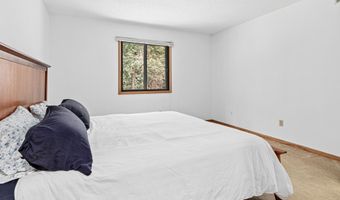 8574 134th St W, Apple Valley, MN 55124