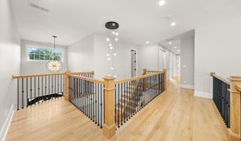 1418 W Maude Ave, Arlington Heights, IL 60004