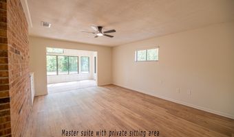 2302 Twin Lakes Dr, Bainbridge, GA 39819
