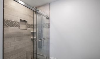 51 Bridge St, Belfast, ME 04915