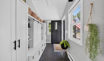 26 Algerine St, Berkley, MA 02779