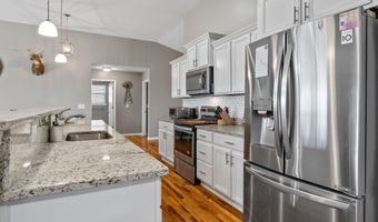 218 Little Man Dr, Boiling Springs, SC 29316