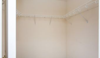 4 Hilander Dr, Albany, NY 12211