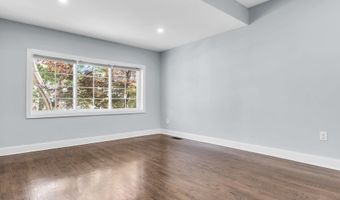 46 W 43RD St, Bayonne, NJ 07002