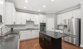 127 Laurel Ridge Dr, Alpharetta, GA 30004