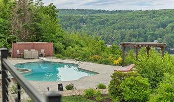141 Lakewood Dr, Alton, NH 03810