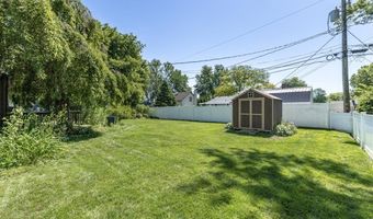709 Oakhurst Dr, Amherst, OH 44001