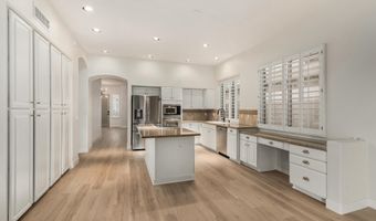 925 W SAN MARCOS Dr, Chandler, AZ 85225